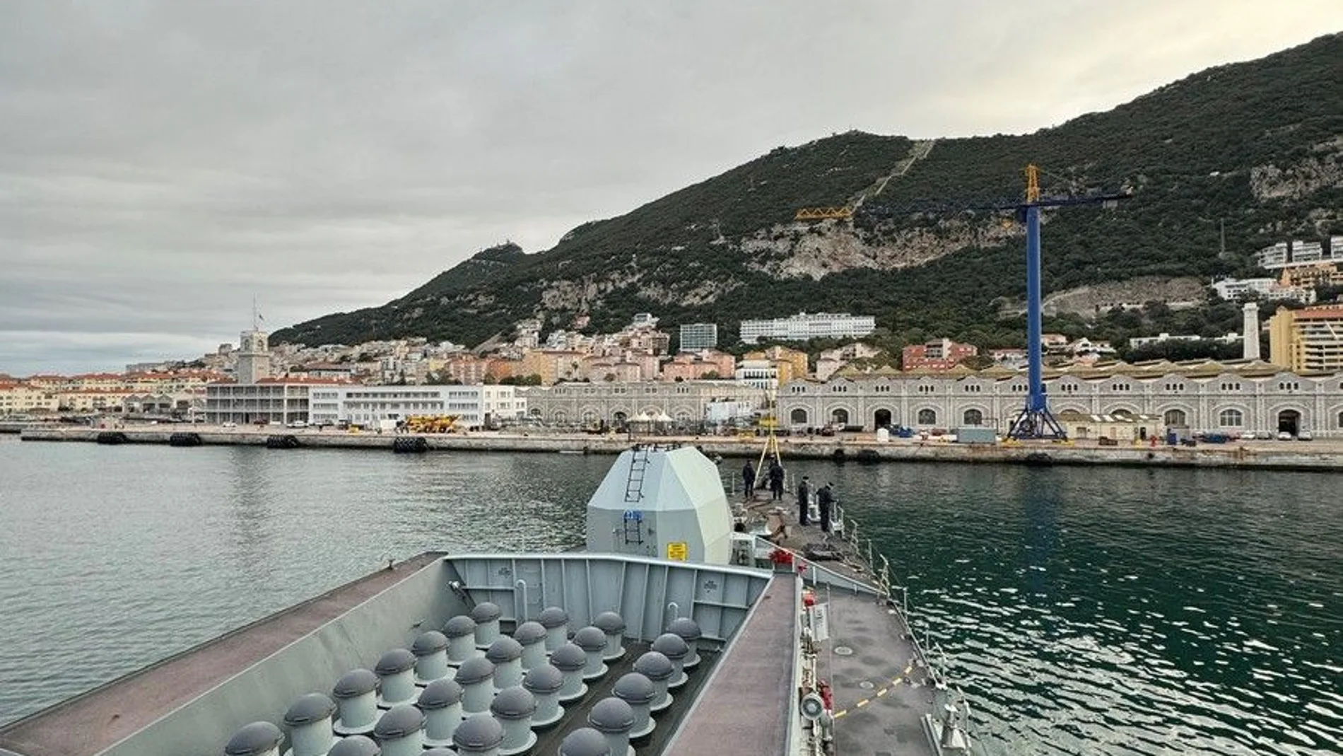 La fragata 'HMS Richmond', fondeada en Gibraltar