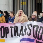 Colectivos trans piden frente a Igualdad el cese de Isabel García 