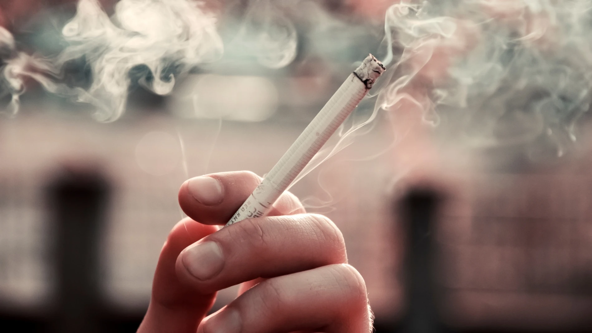 Un estudio revela que las sustancias tóxicas del tabaco persisten en las superficies de los hogares