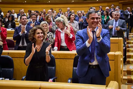 ¿Qué pasaría si Pedro Sánchez dimite y María Jesús Montero asumiera las funciones de presidenta del Gobierno?