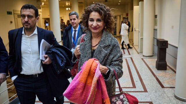 María Jesús Montero en el pleno del Congreso, reunido excepcionalmente en el Senado, debate la convalidación de tres decretos del Gobierno con medidas para amortiguar la crisis sin que todavía haya logrado los apoyos necesarios para sacarlos adelante, por lo que se prevé una negociación in extremis, especialmente con partidos como Junts. © Alberto R. Roldán / Diario La Razón. 10 01 2024