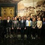 Los líderes de los proyectos subvencionados junto a Ignasi López de La Caixa y representantes del ayuntamiento de Barcelona
