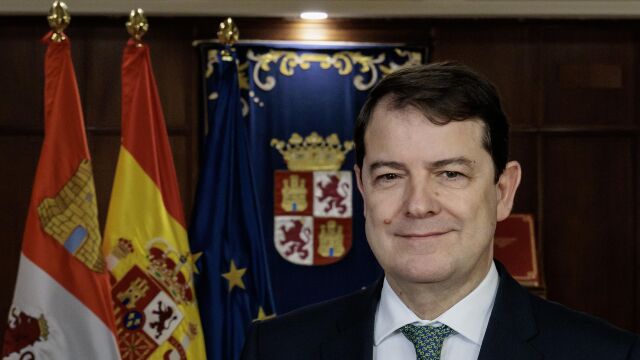 El presidente de Castilla y León, Alfonso Fernández Mañueco, valora los decretos aprobados por el Gobierno