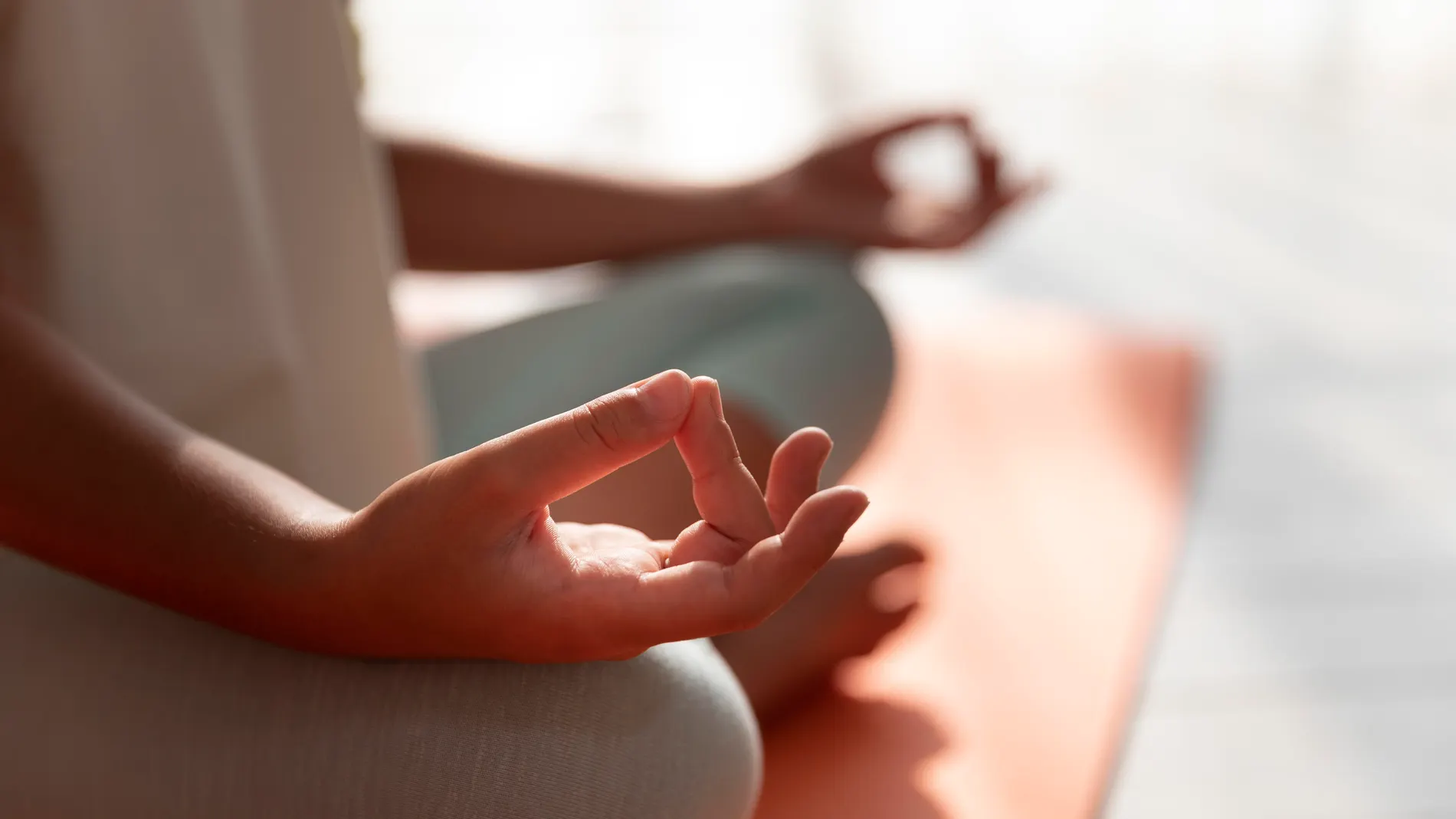 Nuevo año más saludable practicando yoga y meditación