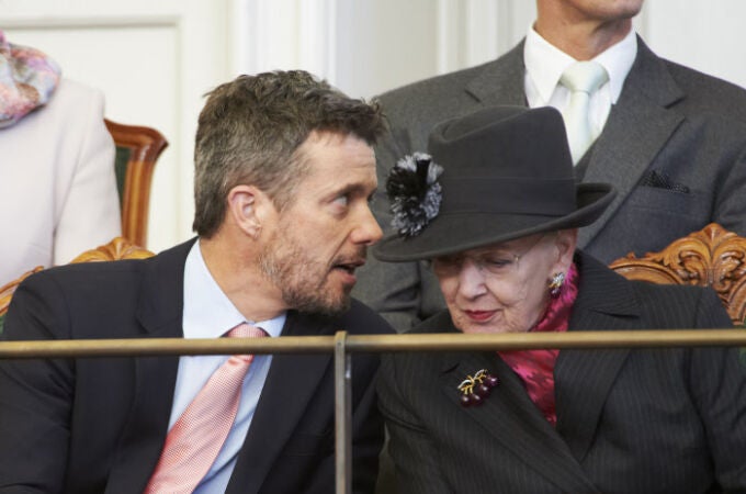 El príncipe Federico y la reina Margarita de Dinamarca