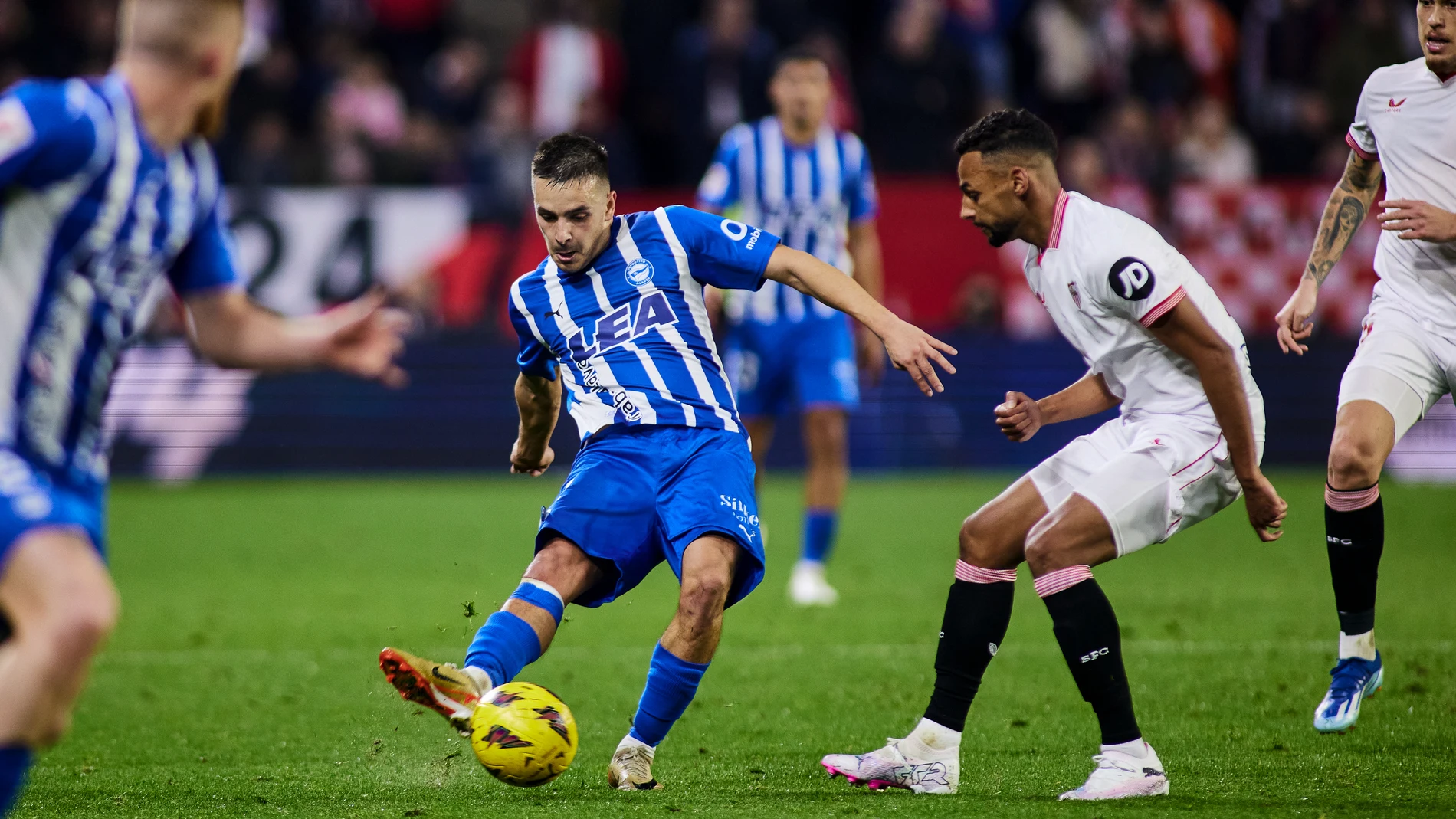 Andoni Gorosabel of Deportivo Alaves in action during the Spanish league, LaLiga EA Sports, football match played between Sevilla FC and Deportivo Alaves at Ramon Sanchez-Pizjuan stadium on January 12, 2024, in Sevilla, Spain. AFP7 12/01/2024 ONLY FOR USE IN SPAIN