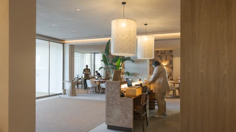 Detalle de la recepción del hotel