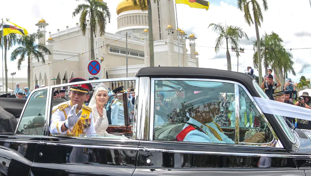 Brunei's Prince Abdul Mateen weds his fiance in lavish 10-day celebration