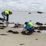 Operativo de limpieza durante la llegada de pélets. 