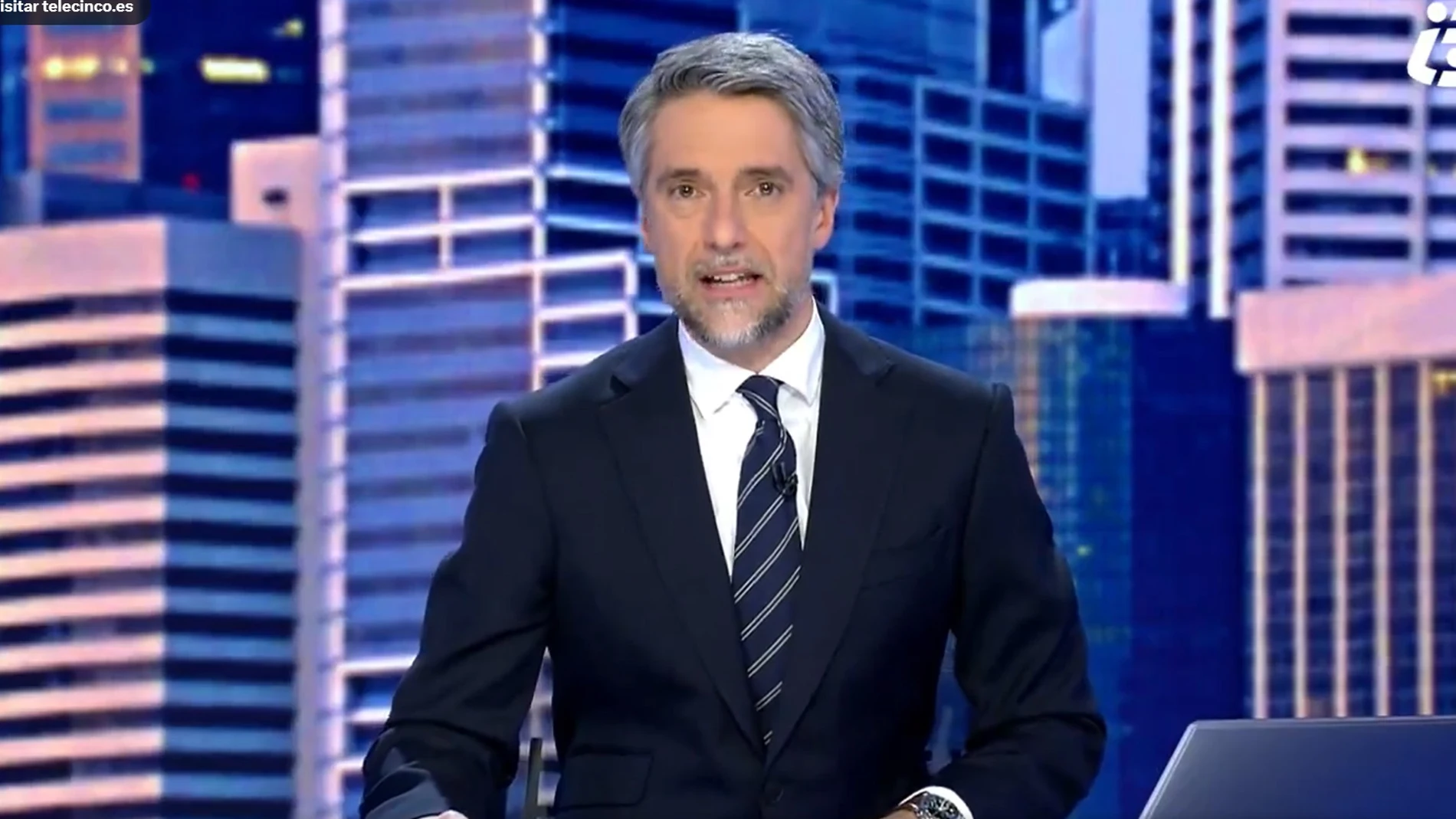 Franganillo se acuerda de Piqueras en su estreno como presentador de 'Informativos Telecinco'