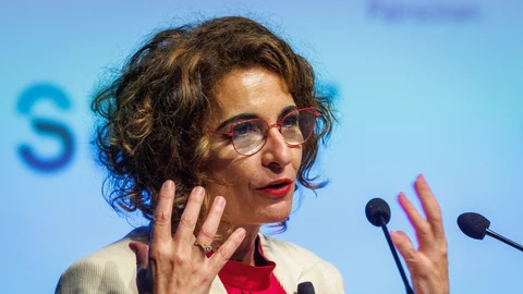 La vicepresidenta primera del Gobierno y ministra de Hacienda, María Jesús Montero, durante su intervención este viernes en el Encuentro SER.