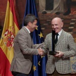 El cineasta bilbaíno Iñaki Arteta recibe el XXXII Premio Convivencia de la Fundación Profesor Manuel Broseta