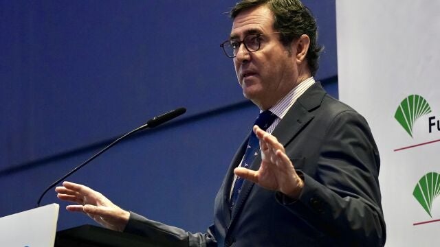 VÍDEO: Garamendi (CEOE) niega haber pedido a Díaz otra reunión para el SMI y haber sido convocado para el subsidio