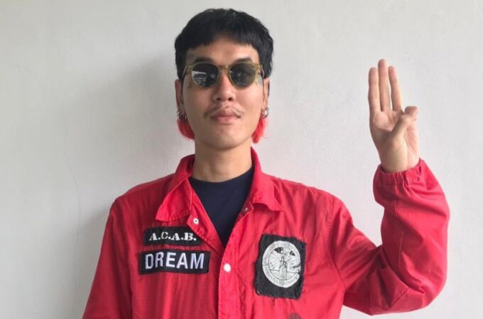 Un tribunal de Chiang Rai condenó a Mongkol Thirakot, ex activista prodemocracia, por publicaciones en su cuenta de Facebook