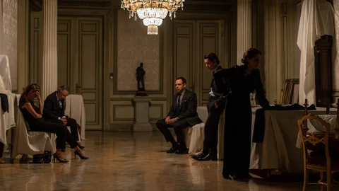 Algunas escenas de la ficción podrán recordar a cuadros de tragedia griega
