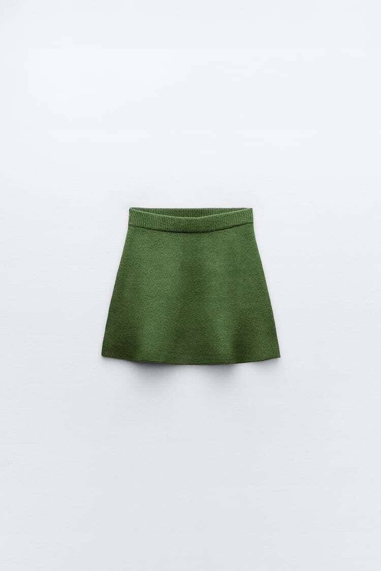 Knitted mini skirt.