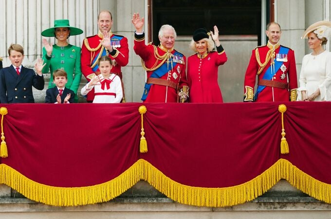 United Kingdom, London: (L-R) Prince George, Prince Louis, Kate, Princess of Wales, William, Prince of Wales, Princess Charlotte, King Charles III of Great Britain, Queen Camilla of Great Britain, Prince Edward, Duke of Edinburgh and Sophie, Duchess of Edinburgh on the balcony of Buckingham Palace in London to watch the air show following the "Trooping the Colour" ceremony. For the first time since his accession to the throne, Charles has been honored with the birthday parade.