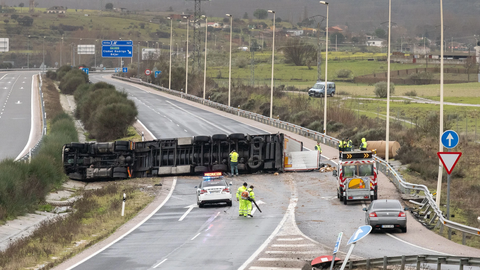 Así quedó el camión accidentado en Ciudad Rodrigo