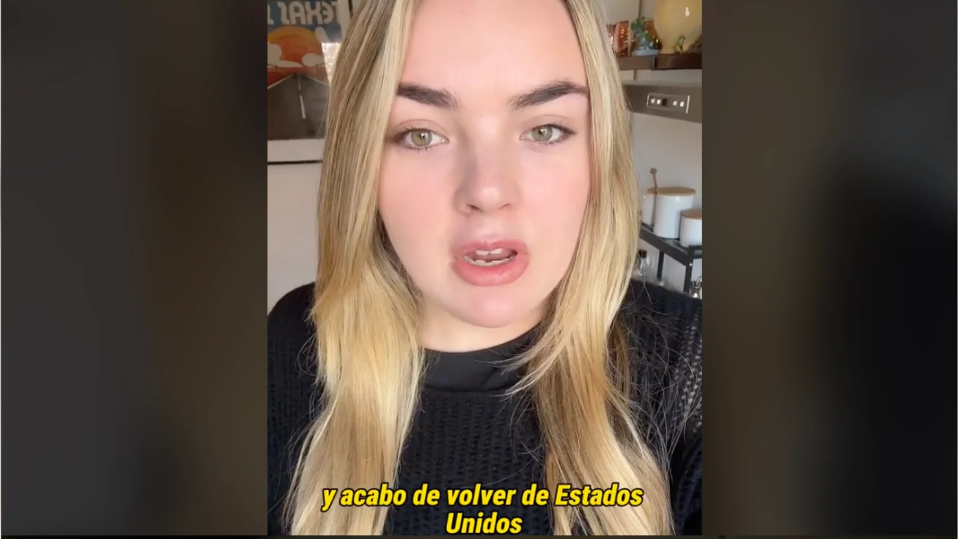 La joven estadounidense en un moment ode su video en TikTok
