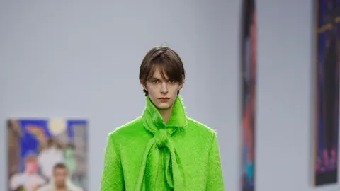 Loewe - Runway - Paris Men's Fashion Week Fall/Winter 2024/2025