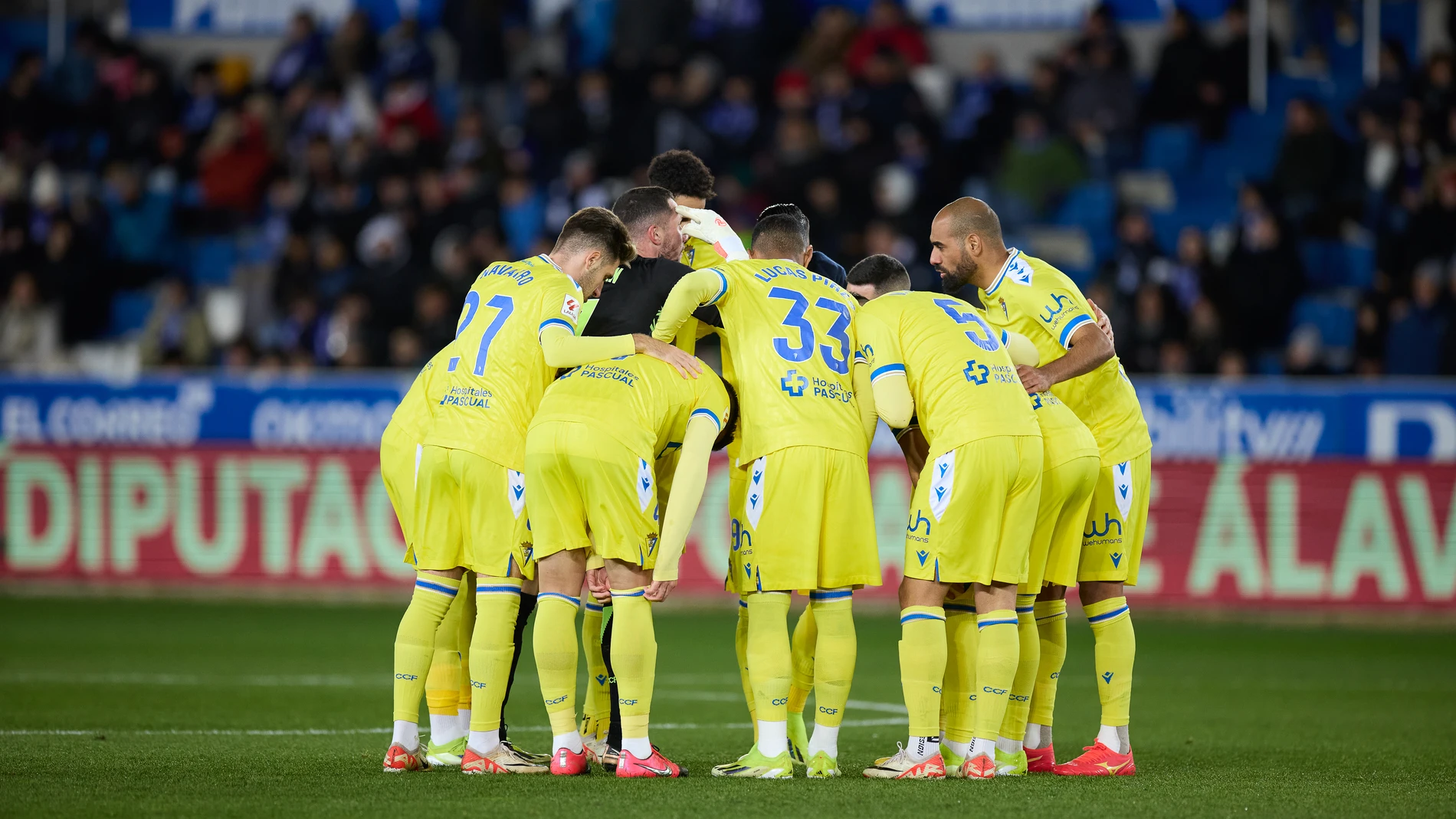 Players of Cadiz CF together prior the LaLiga EA Sports match between Deportivo Alaves and Cadiz CF at Mendizorrotza on January 19, 2024, in Vitoria, Spain. AFP7 19/01/2024 ONLY FOR USE IN SPAIN