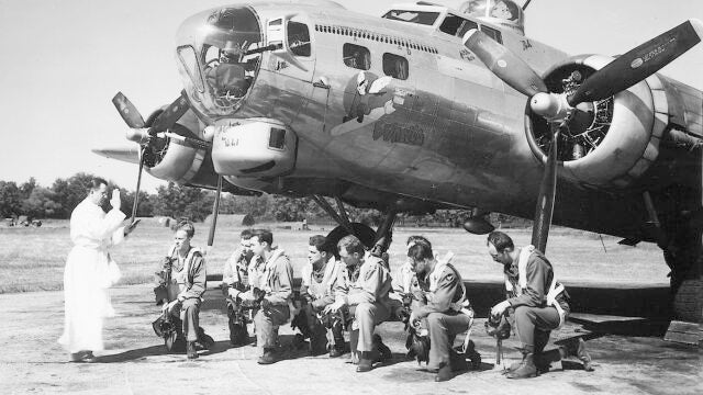 La mayoría de los pilotos comulgaban antes de partir en una nueva misión de vuelo