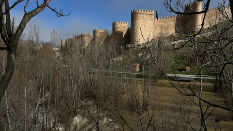Río Adaja a su paso por Ávila