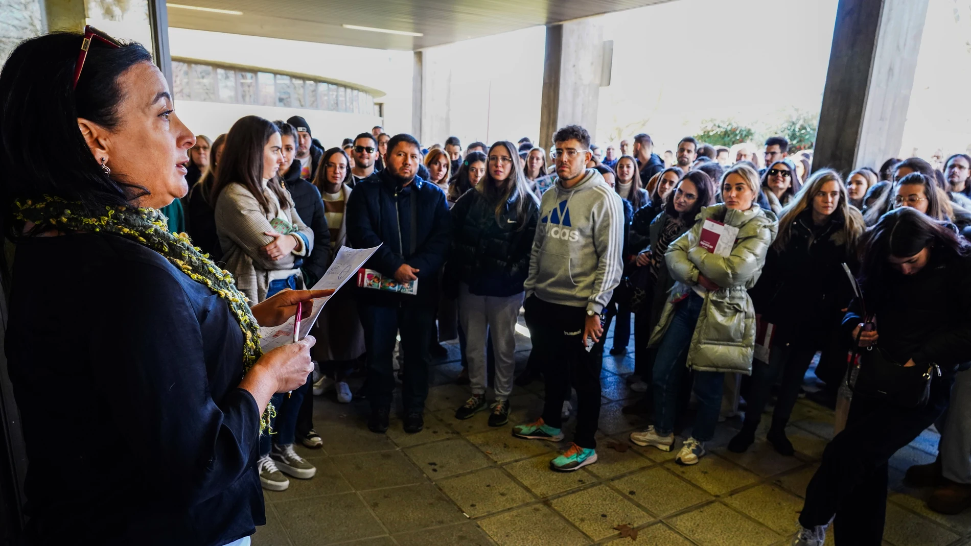 Opositores a punto de realizar la prueba en la Universidad de León
