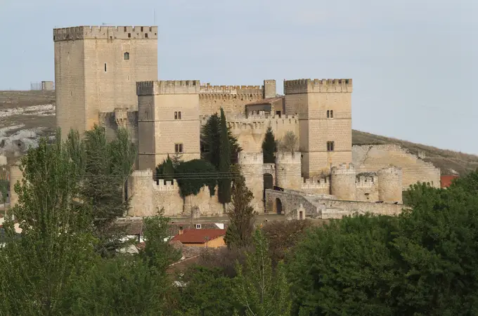 Uno de los castillos mejor conservados de España se encuentra en un pueblo de poco más de 600 habitantes