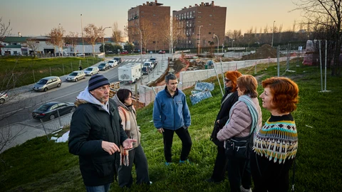 Encuentro con los vecinos de Vicalvaro que llevan meses protestando por la construcción de un cantón de limpie