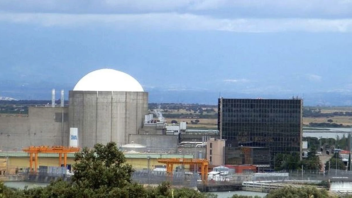 Central nuclear de Almaraz: «muerta» en tres años, pero con una esperanza de vida de 80 años más