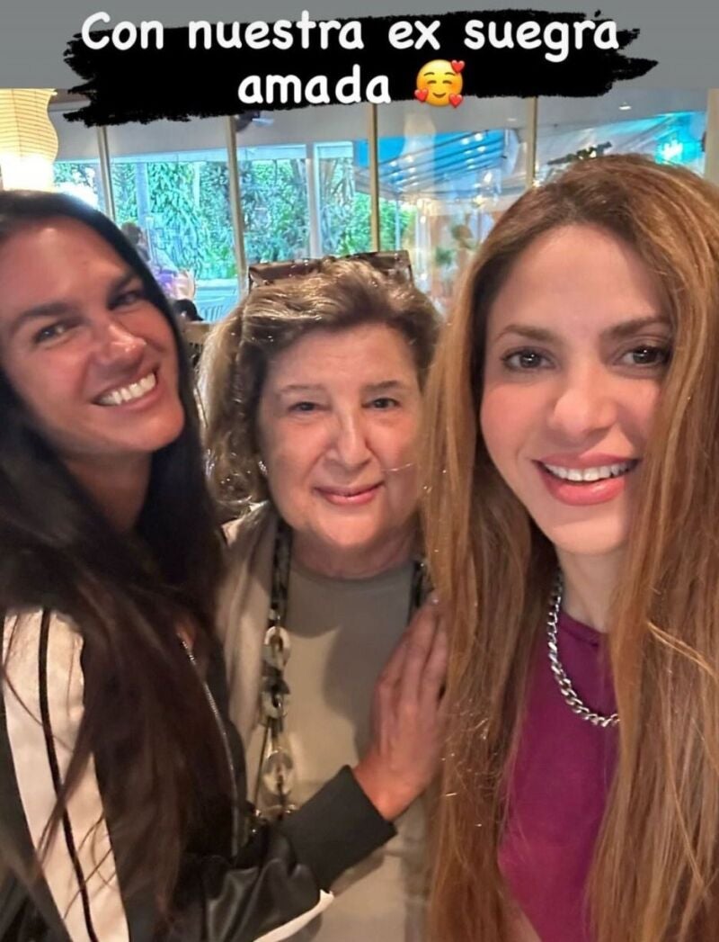 Shakira con su amiga Gabriela y su exsuegra Inés Pertiné