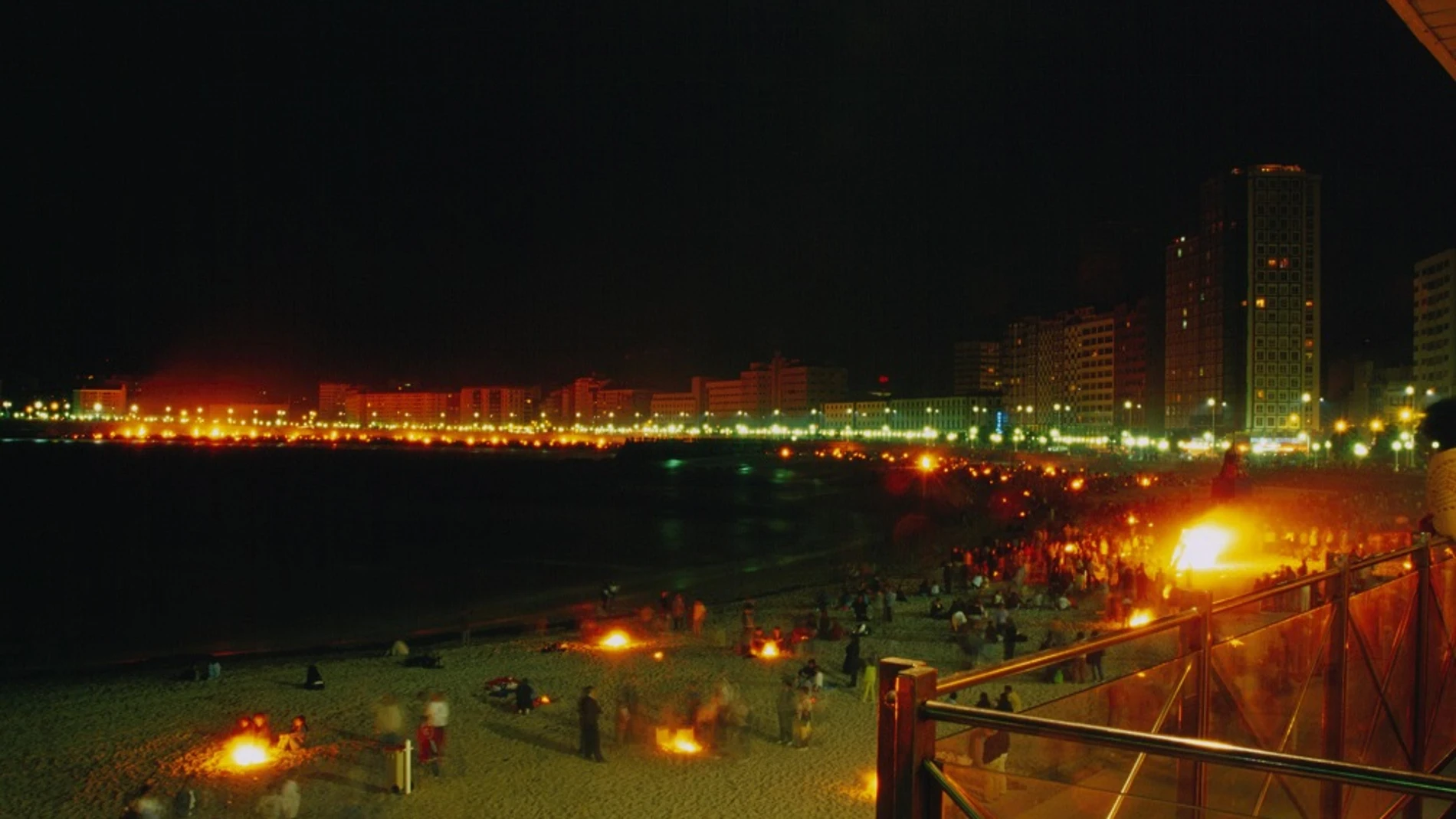 Los hechos tuvieron lugar durante la noche de San Juan de 2019 en una playa de A Coruña. 