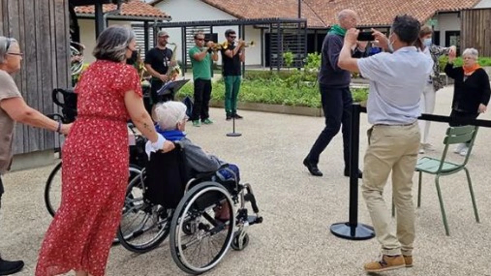 Village Landais Alzheimer se creó para que todas las personas que padecen esta enfermedad no sientan que la tengan