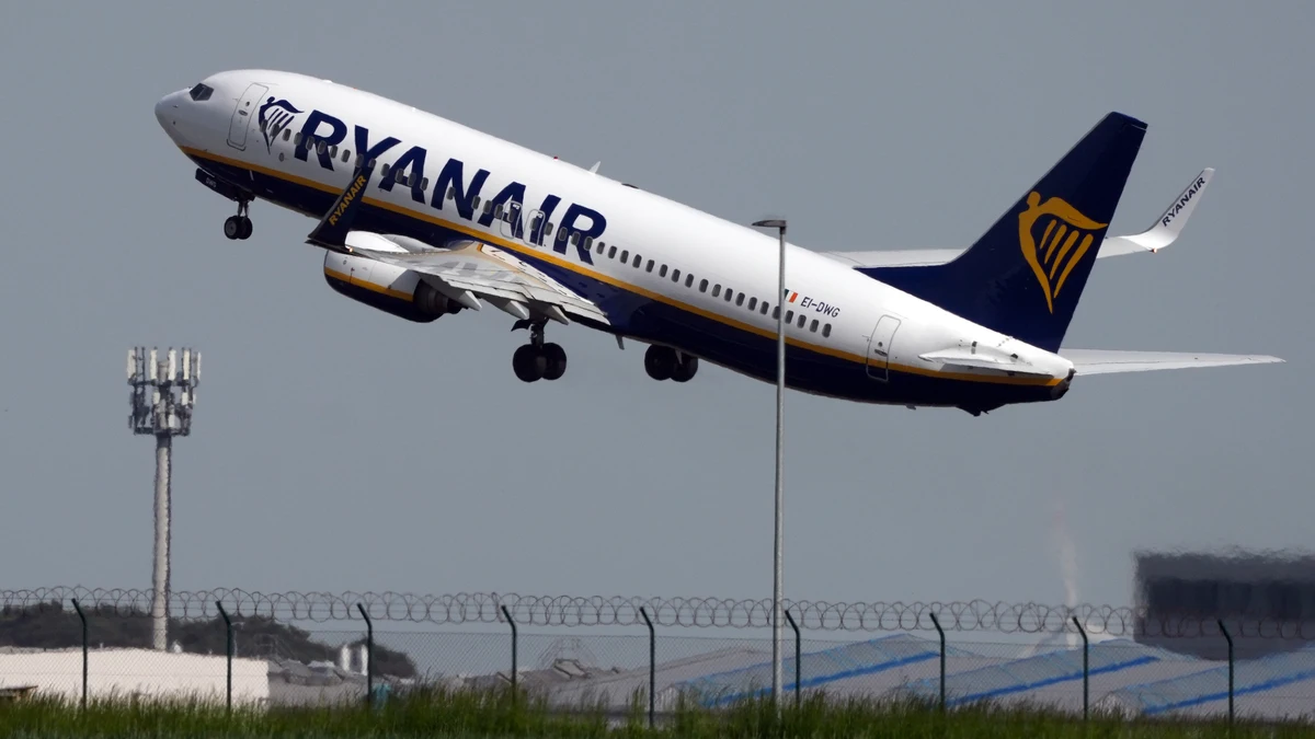 Ryanair acusa a Aena de no cumplir su promesa de congelar las tarifas y amenaza con llevarse 5.000 millones de inversión de España