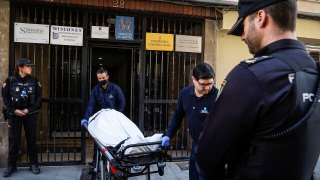 La Policía investiga la muerte en su domicilio de un canónigo de la Catedral de Valencia