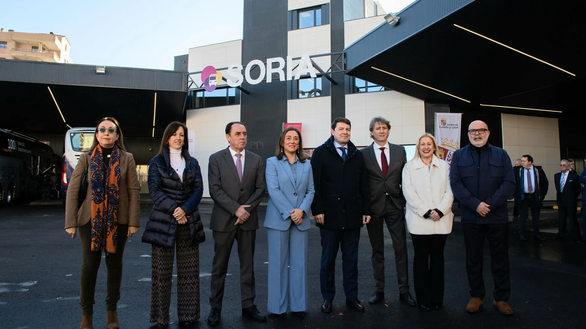 Mañueco junto a González Corrla, Carlos Martínez,,Latorre y Benito Serrano, entre otros, tras inaugurar la nueva estación de autobuses de Soria