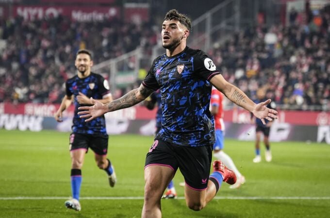 Isaac Romero celebra su gol al Girona