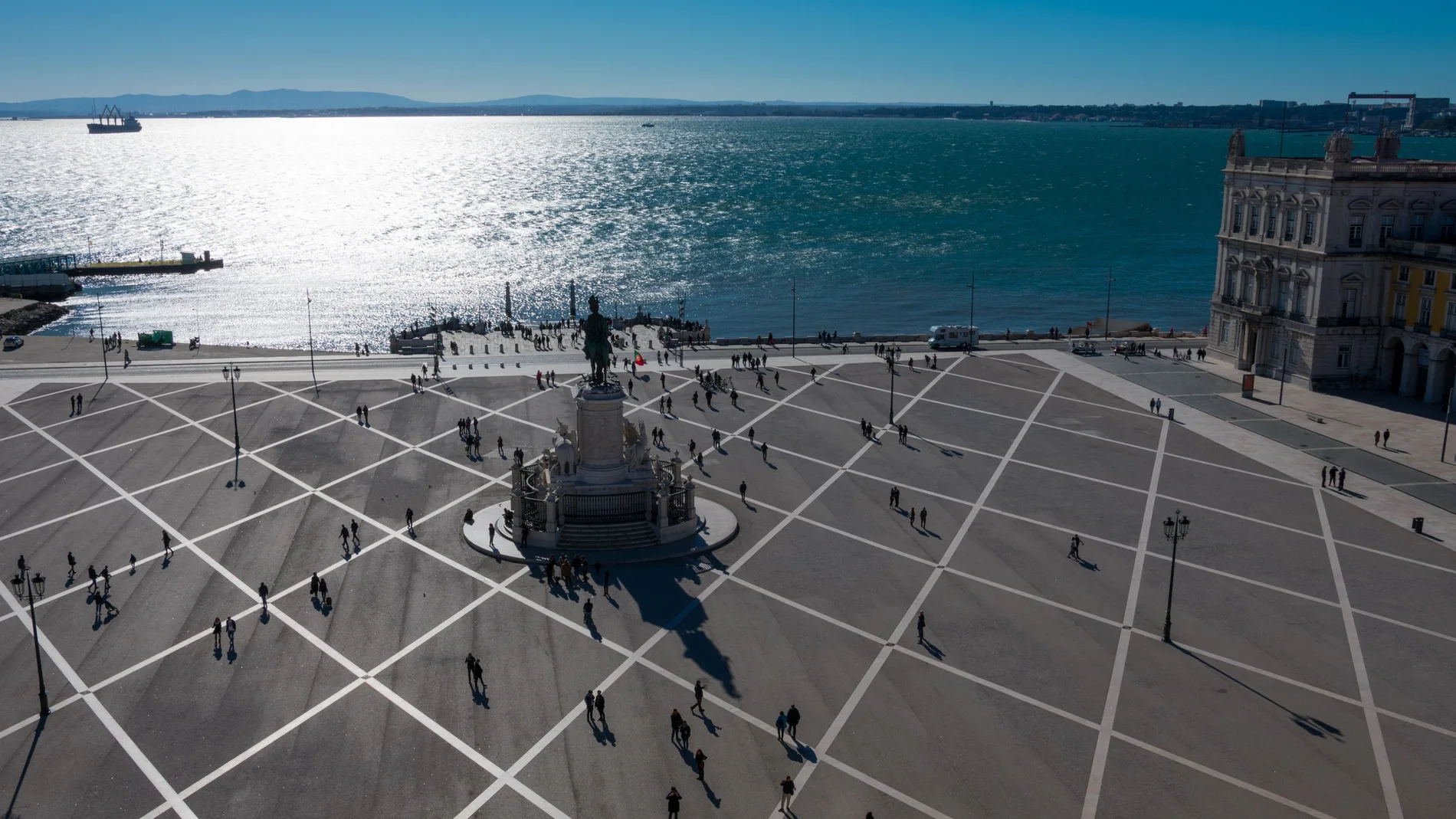 Vista aérea de la Plaza del Comercio en Lisboa, Portugal. 