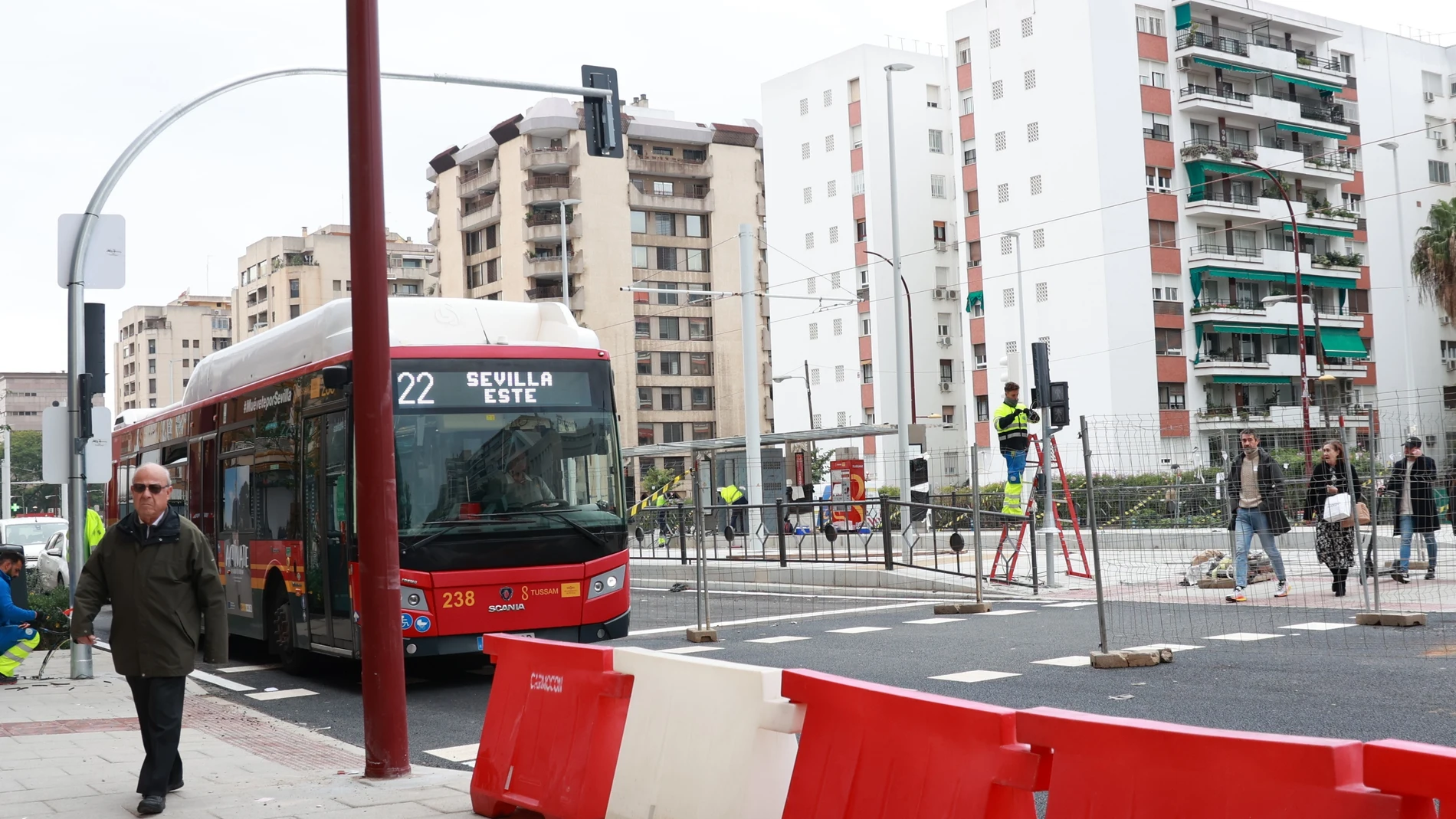 La Avenida San Francisco Javier se reabrirá totalmente al tráfico mañana