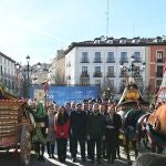 López Miras, participó hoy en la plaza Isabel II de Madrid en el acto de promoción de las fiestas de Semana Santa de la Región de Murcia