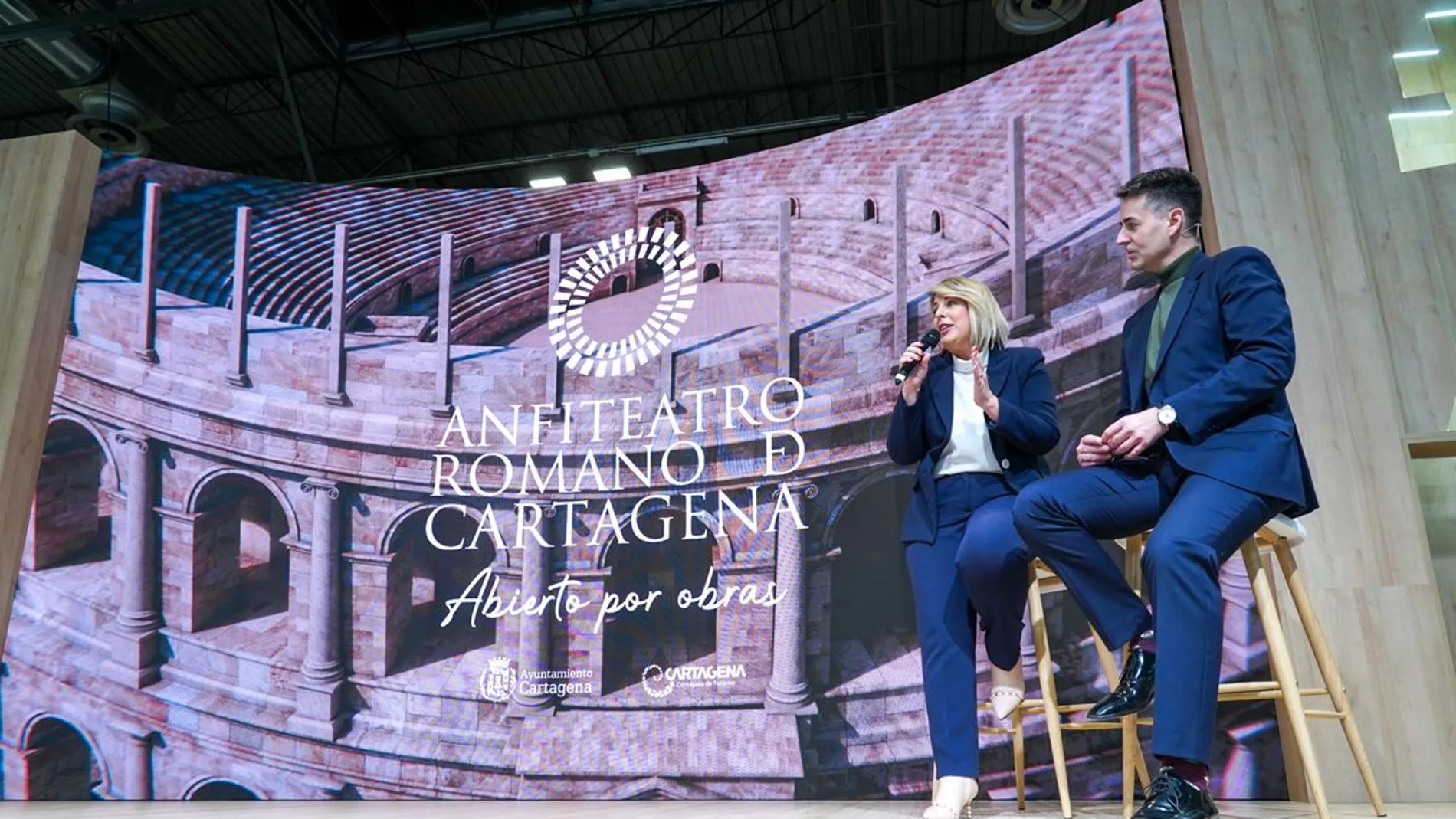 Noelia Arroyo en la presentación de los nuevos hallazgos del Anfiteatro Romano en FITUR