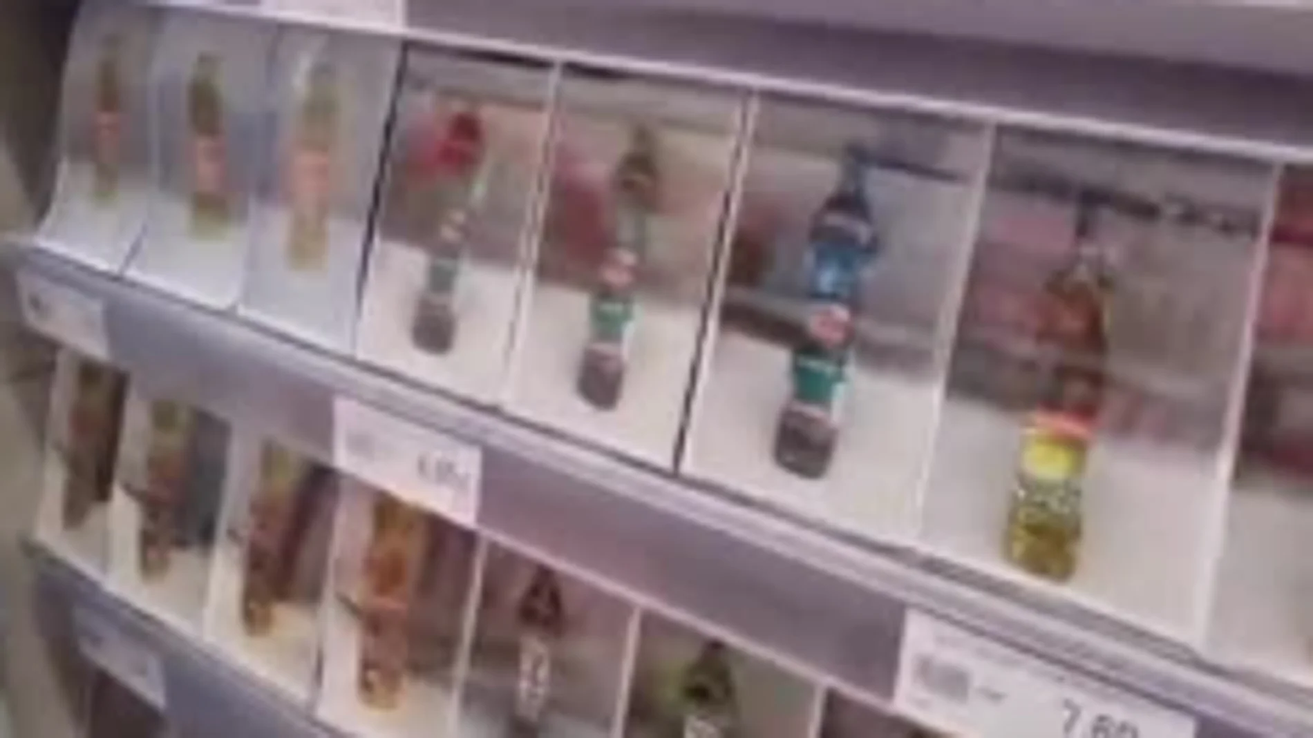 Un supermercado de Sevilla sustituye las botellas de aceite por fotos para evitar los robos de los clientes