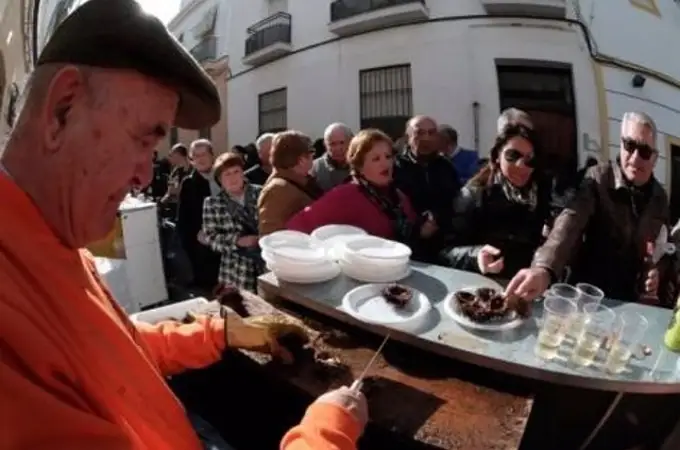 Las claves de la Pestiñada popular que abre el calendario gastronómico del Carnaval de Cádiz