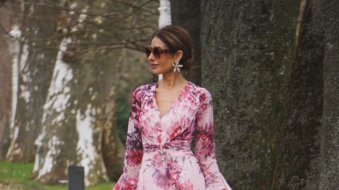 Pilar de Arce con vestido floral