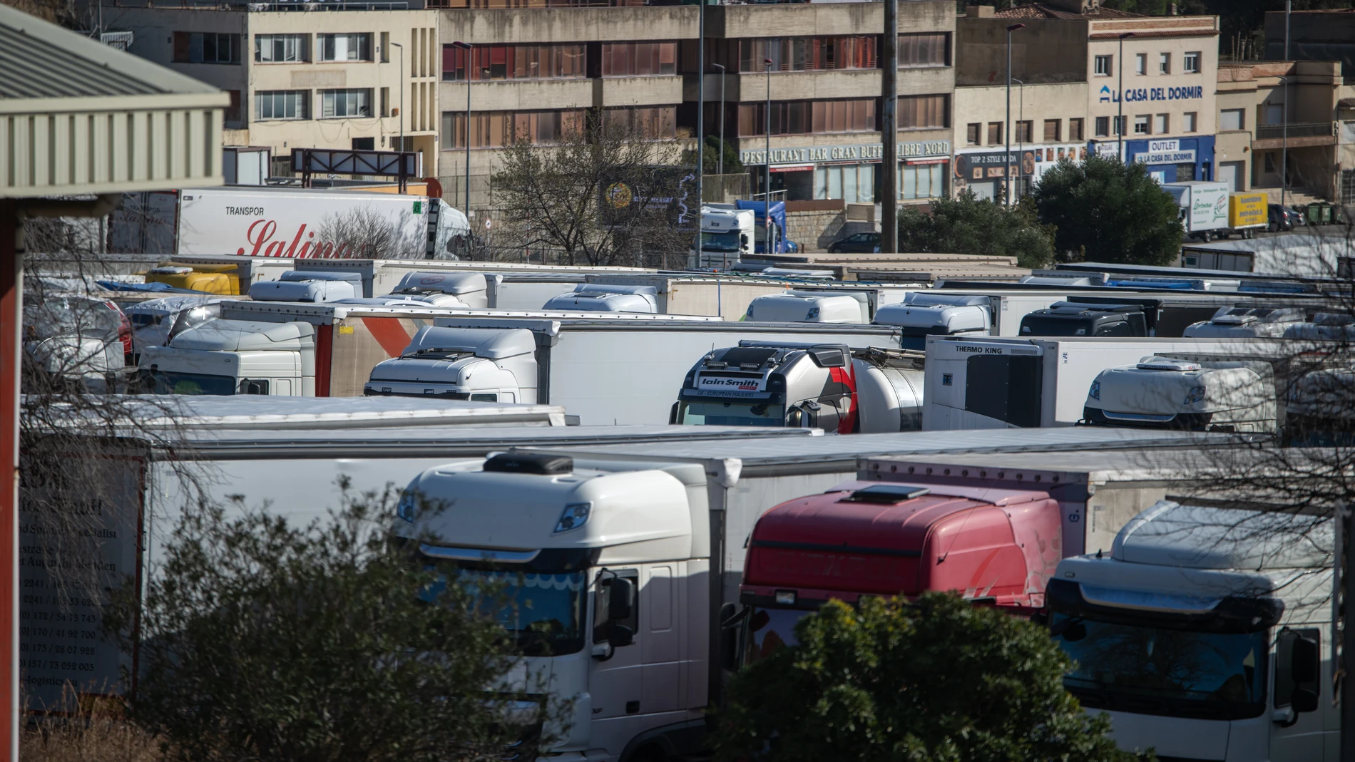 Urgen medidas frente al vandalismo de los piquetes franceses con los camiones de productos hortofrutícolas