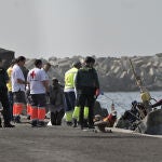 Continúa la llegada masiva de migrantes a Canarias tras los tres fallecidos este sábado