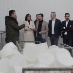 El secretario regional del PSOE, Luis Tudanca, visita Queserías Chillón, en Toro (Zamora) junto a Antidio Fagúndez, Ana Sánchez y Carlos Rodríguez