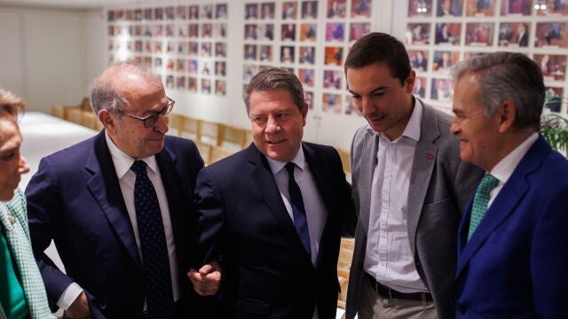 Nicolás Redondo; el presidente de Castilla-La Mancha, Emiliano García-Page y el secretario general del PSOE-M, Juan Lobato