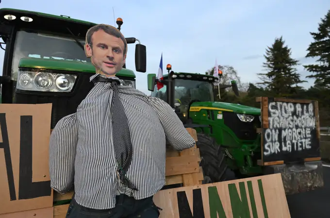Agricultores indignados cercan París